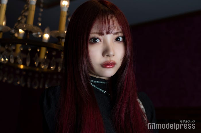 藍染カレン(C)モデルプレス