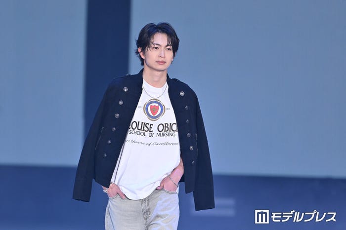 綱啓永(C)モデルプレス