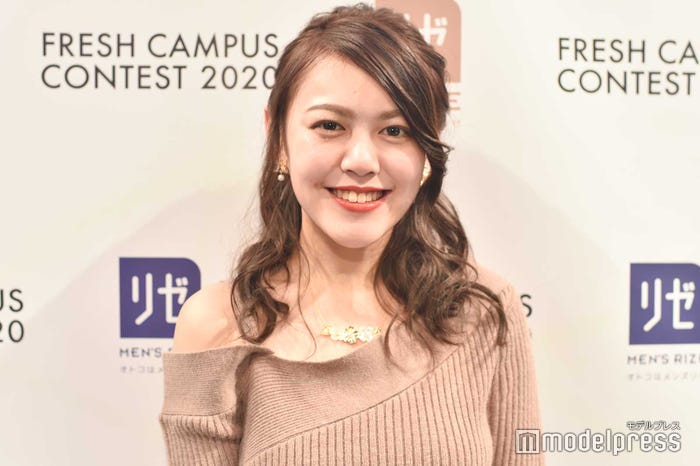 佐野樹莉亜さん(C)モデルプレス