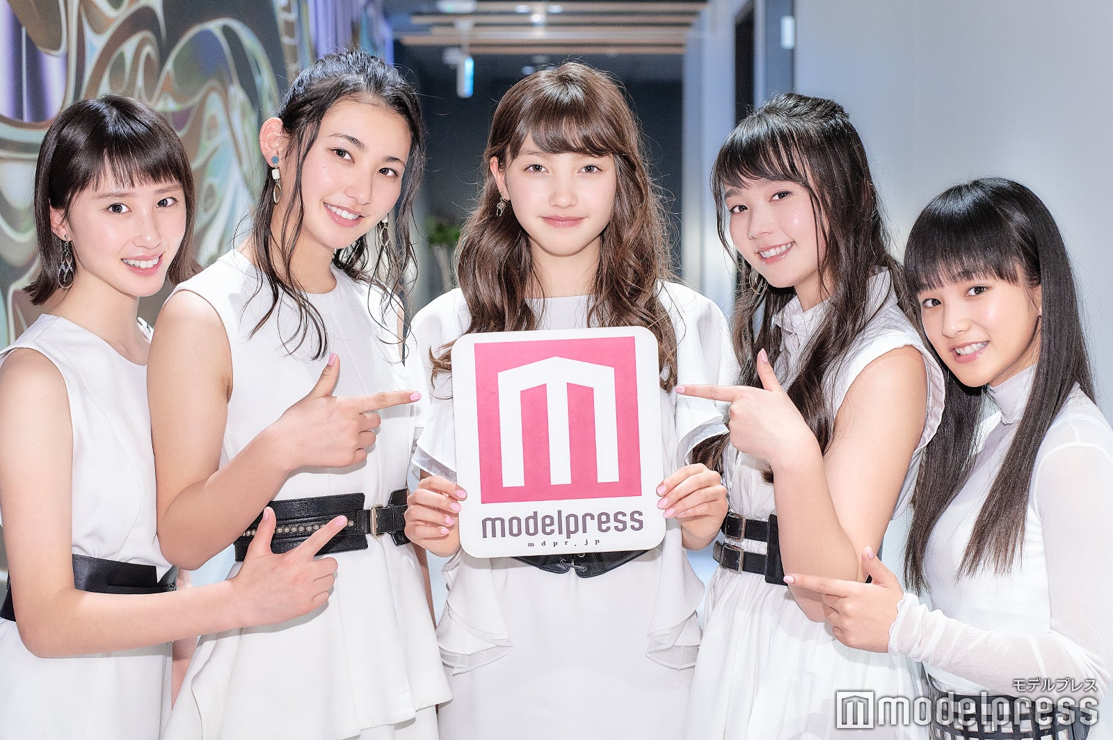 （左から）ユリナ、カンナ、アオ、レイア、リコ （C）モデルプレス