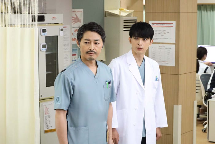 安田顕、吉沢亮「PICU 小児集中治療室」第5話より(C)フジテレビ