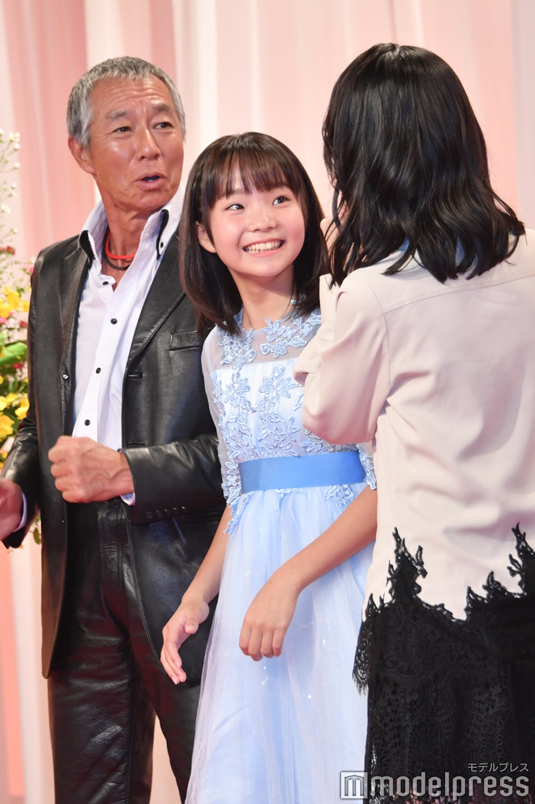 （左から）柳葉敏郎、澤井梨丘、趣里（C）モデルプレス