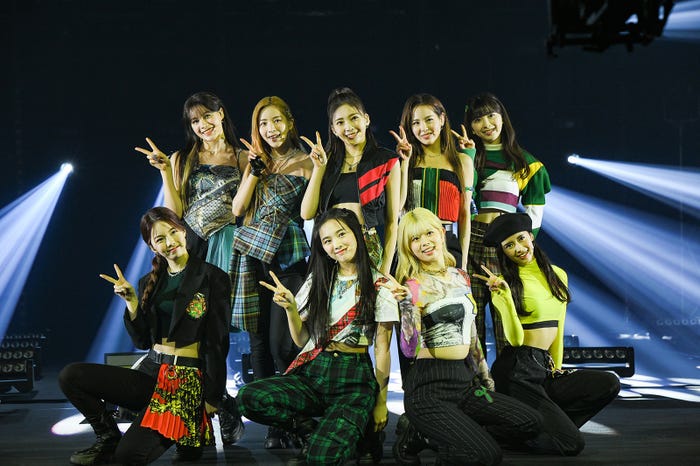 NiziU(C)岸田哲平