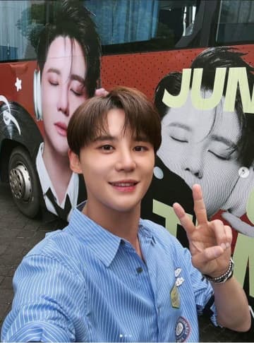 韓国ミュージカル界をけん引するキム・ジュンス アイドル当時から収入が100倍？質問に答える