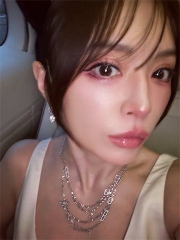 「わぁ〜お肌ツヤツヤ」浜崎あゆみ、ライブ後の“美肌”自撮りショット公開