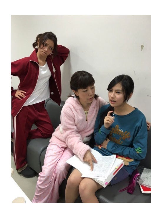 画像1/2) 石原さとみ、月9「5→9」ジャージ姿の家族ショットが話題 