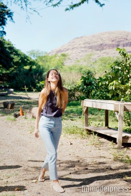 吉川ひなの「offto Hawaii(オフトゥ ハワイ)」より(画像提供:所属事務所)