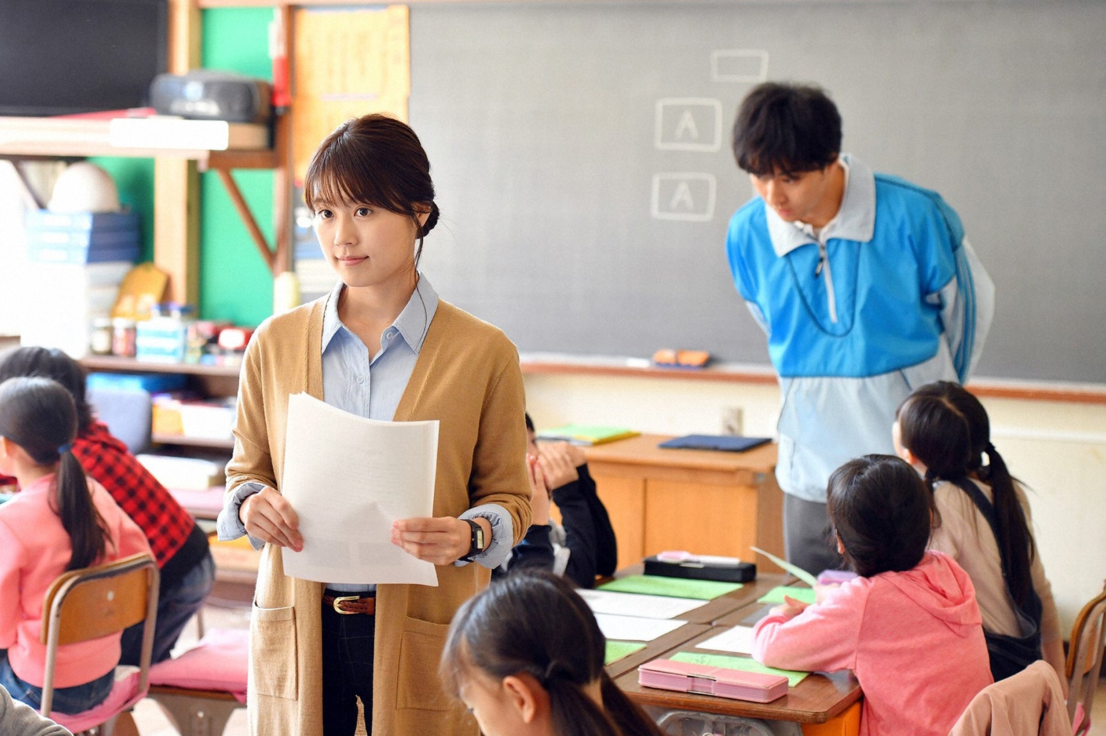 有村架純、渡辺大／「中学聖日記」第8話より（C）TBS