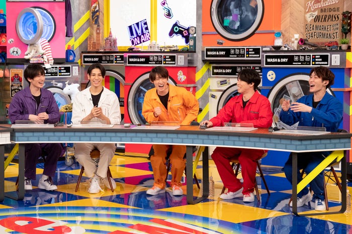 深澤辰哉、ラウール、向井康二、宮舘涼太、渡辺翔太(C)TBS