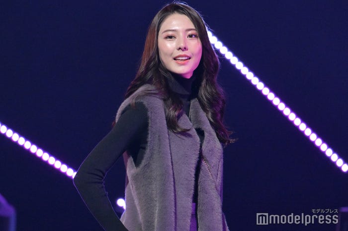 (C)モデルプレス