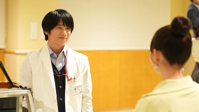 (左から)風間俊介、畑芽育「たとえあなたを忘れても」第6話より(C)ABCテレビ