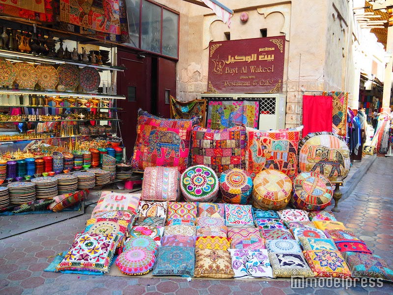 カラフルで可愛いデザインが多いドバイのクッション（C）モデルプレス