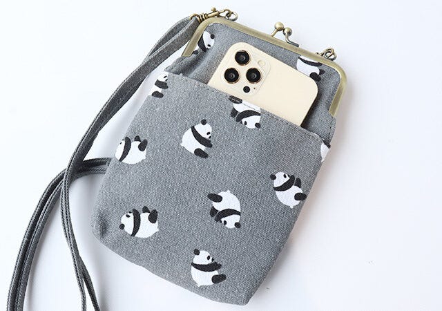 付録　ムック　スマホショルダーバッグ　外側　オープンポケット　スマホ