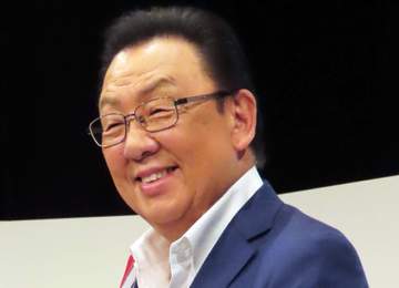 「気付かれないもんですね」梅沢富美男 30年ぶり在来線に乗車 ホームでの姿が「あまりにも馴染み過ぎ」