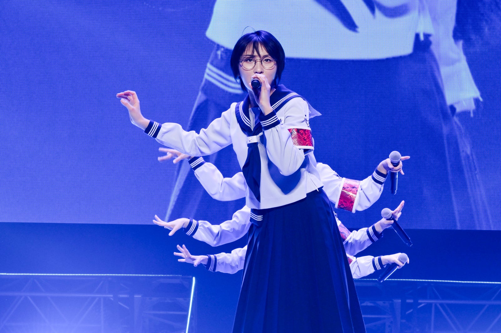 新しい学校のリーダーズ（C）ハタサトシ／高田梓／ヨシモリユウナ