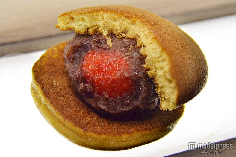 「コジどら」にはイチゴをまるごと包んだものも