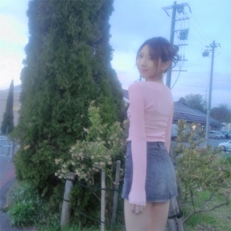16歳JKモデル・こいろん、“美脚スラリ”ミニスカコーデ披露「美しいです」「可愛すぎ」