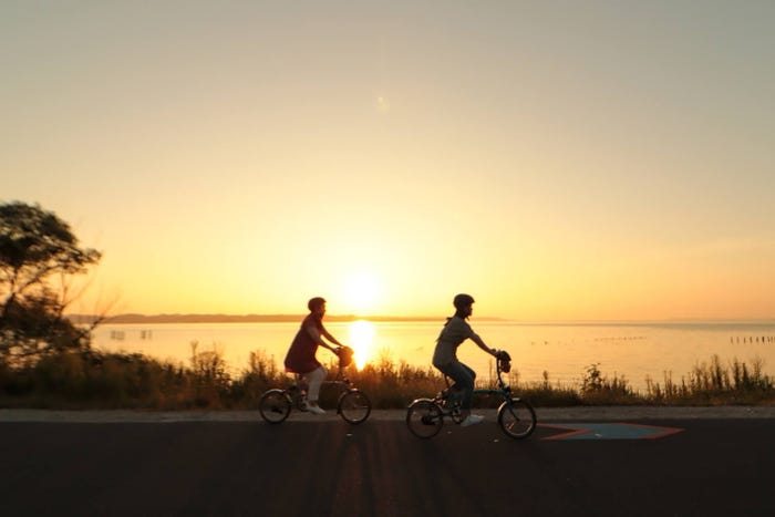 朝焼け絶景サイクリング/画像提供:星野リゾート