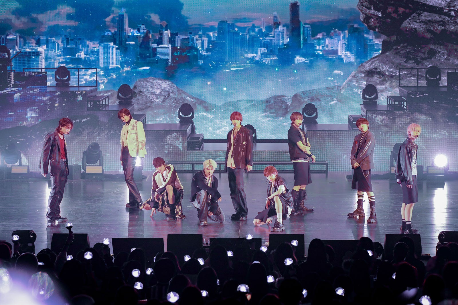 &TEAM、初単独ツアー開幕で“新しい旅路”に意気込み SP演出に歓声沸く＜2024 &TEAM CONCERT TOUR ‘FIRST PAW PRINT’＞