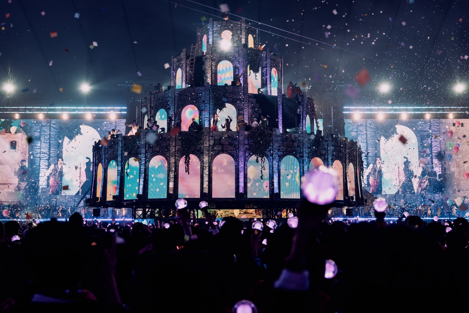 Mrs. GREEN APPLE（C）Jordan Curtis Hughes