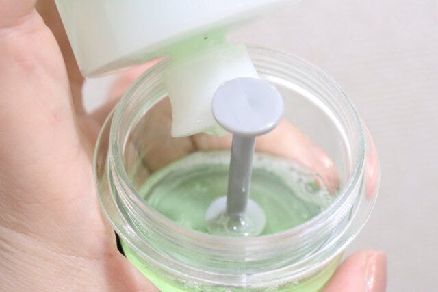 キッチンブラシ（洗剤を入れるタイプ）　使用方法