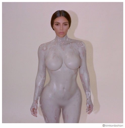 キム・カーダシアン、衝撃的“フルヌードショット”に反響