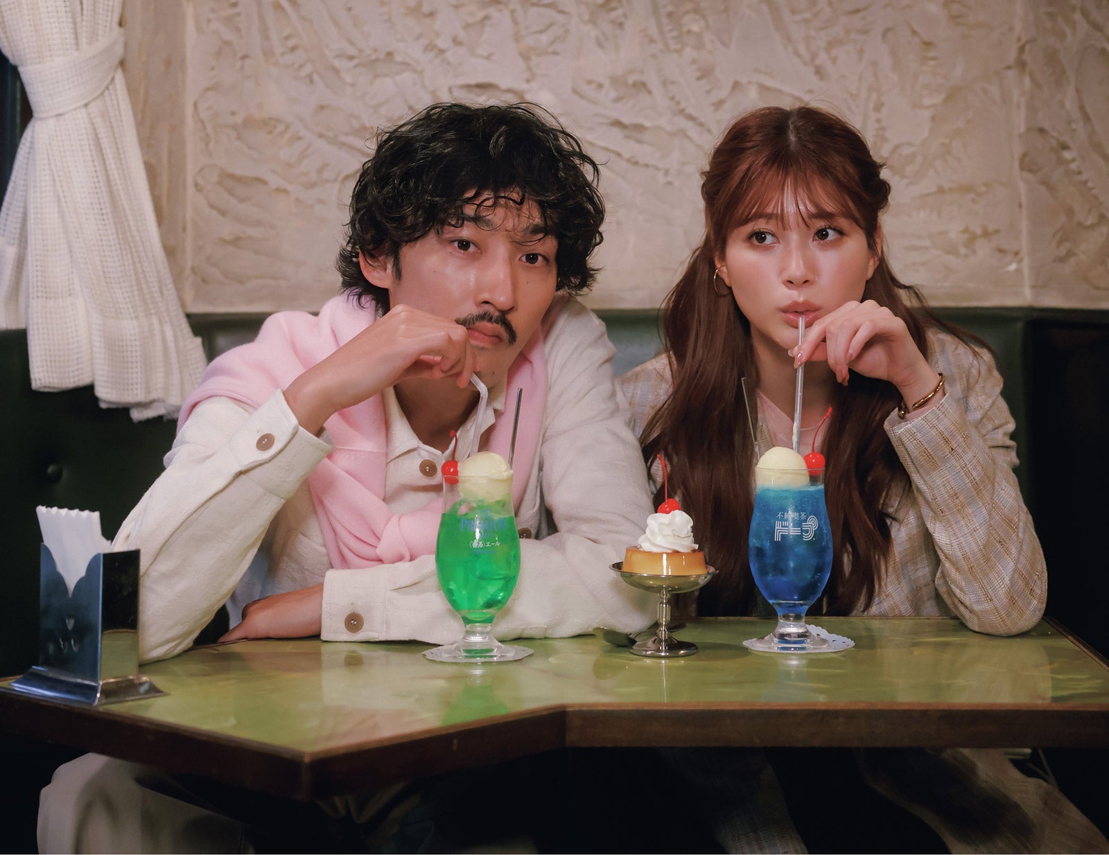 上杉柊平、生見愛瑠（画像提供：小学館）