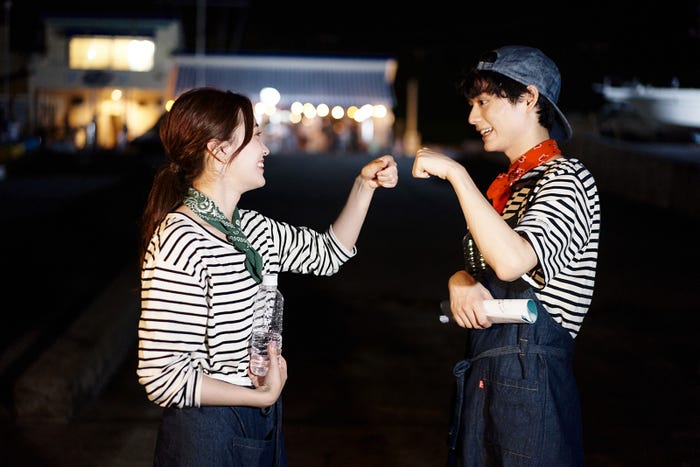 吉永アユリ、川合ルイ「恋愛ドラマな恋がしたい~Kissing the tears away~」(C)AbemaTV, Inc.