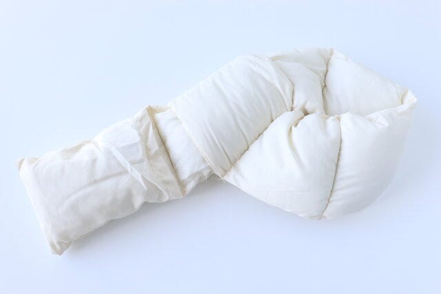 ダイソー　中わたダウン風マフラー　デザイン