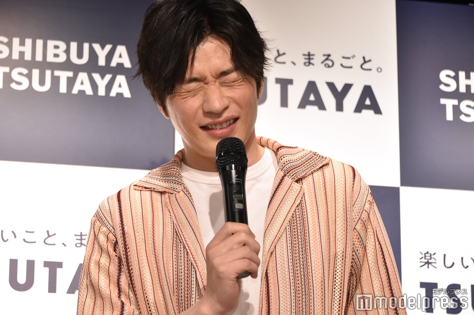 どんな40歳になりたいか聞かれ悩む田中圭（C）モデルプレス