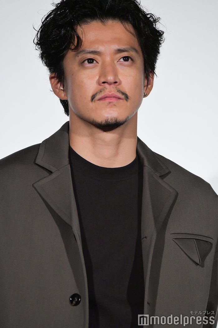 小栗旬 (C)モデルプレス