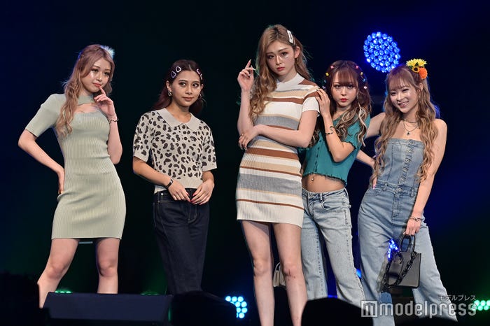 (中央)ゆうちゃみ(C)モデルプレス