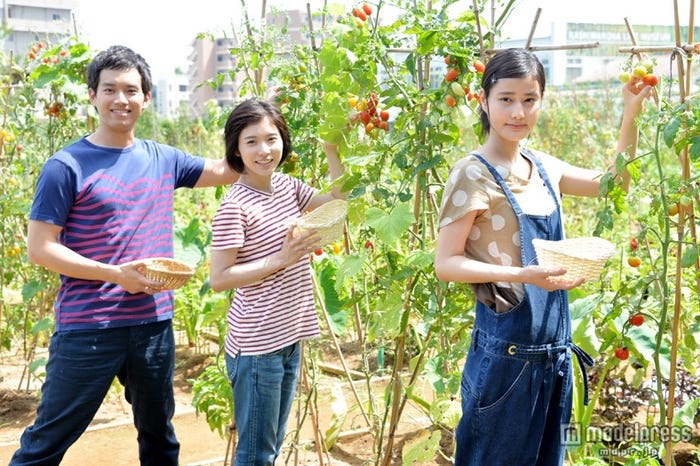 (左から)三浦貴大、松岡茉優、橋本愛