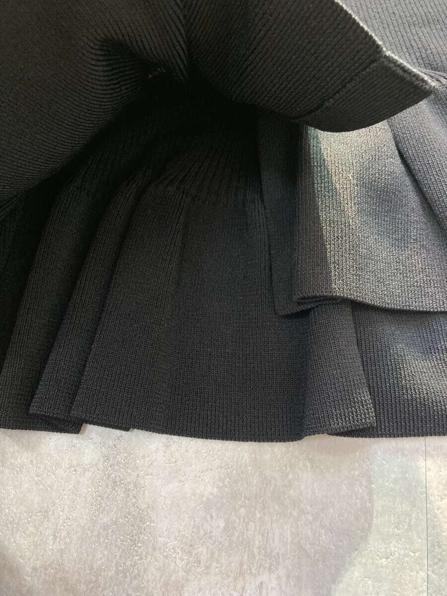 GUのリブフリルカーディガン