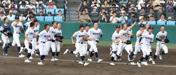 三重12年ぶりベスト8進出 夏甲子園15勝目は三重県勢の夏40勝目 二回まで5得点で履正社を圧倒