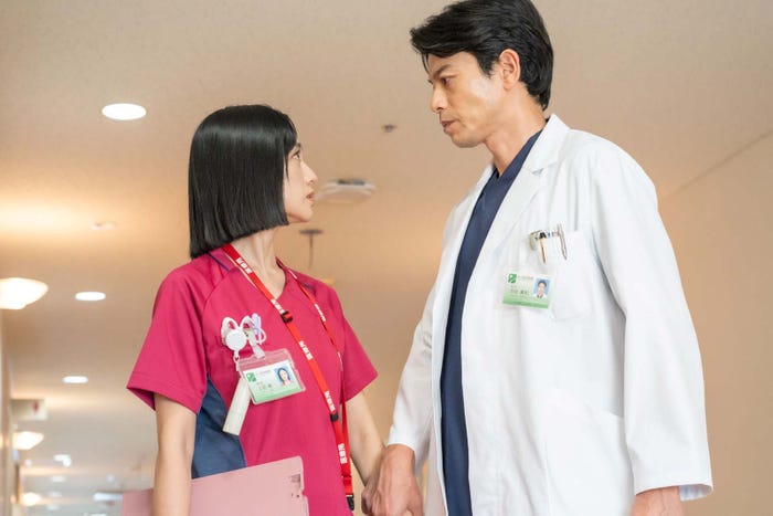 安達祐実、吉沢悠「愛してるって、言いたい」より(C)今村リリィ/フェアベル フジテレビ