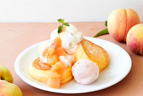 :奇跡のパンケーキ 白桃1,400円（税抜）／画像提供：フレーバーワークス
