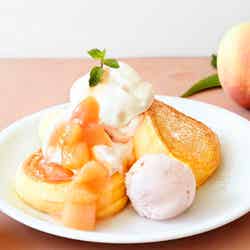 :奇跡のパンケーキ 白桃1,400円(税抜)/画像提供:フレーバーワークス