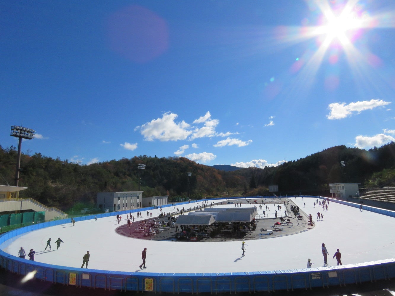 毎年人気のスケート場の様子／画像提供：岐阜県