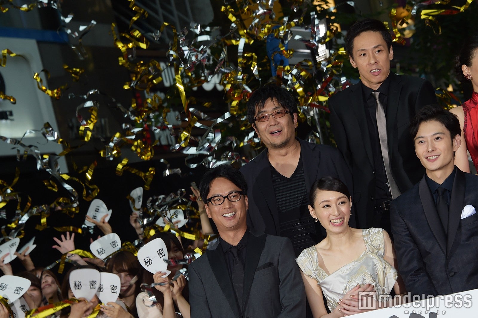 （前列左から）椎名桔平、栗山千明、岡田将生（後列左から）大友啓史監督、大倉孝二（C）モデルプレス