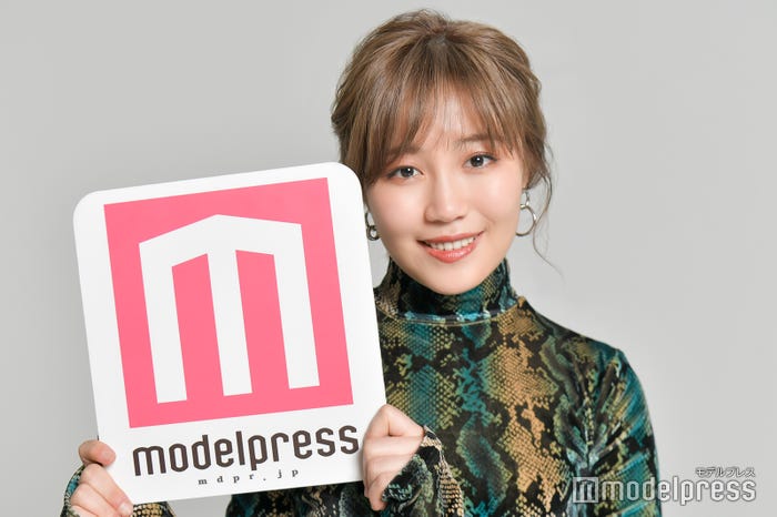 鷲尾伶菜(C)モデルプレス