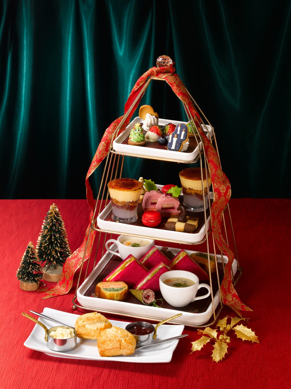 クリスマスアフタヌーンティー 7,500 円（税込）／Warner Bros. Studio Tour Tokyo – The Making of Harry Potter.