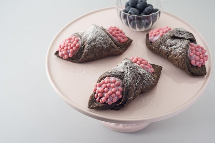 クリームパイ ブルーベリー&ココア ※一部店舗限定¥300/画像提供:スターバックス コーヒー ジャパン