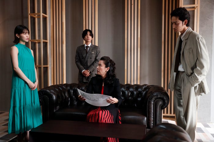 志田彩良、黒羽麻璃央、渡辺真起子、上杉柊平「マル秘の密子さん」第5話より(C)日本テレビ