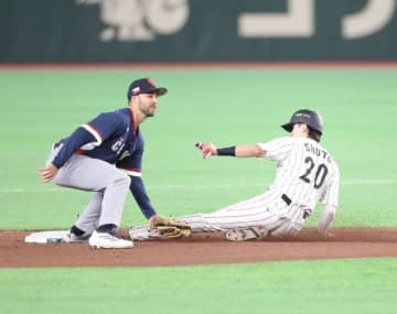 侍ジャパンがまさかのゼロ行進 七回に周東が足で苦境を切り開くも後続が凡退 大谷＆鈴木がスタメン落ち 吉田も途中交代で控え組に期待かかる中