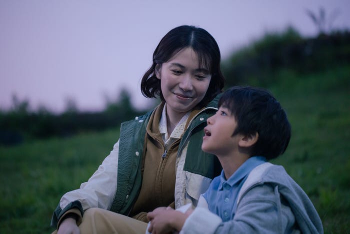 村川絵梨、田村奏多「僕達はまだその星の校則を知らない」第1話(C)フジテレビ