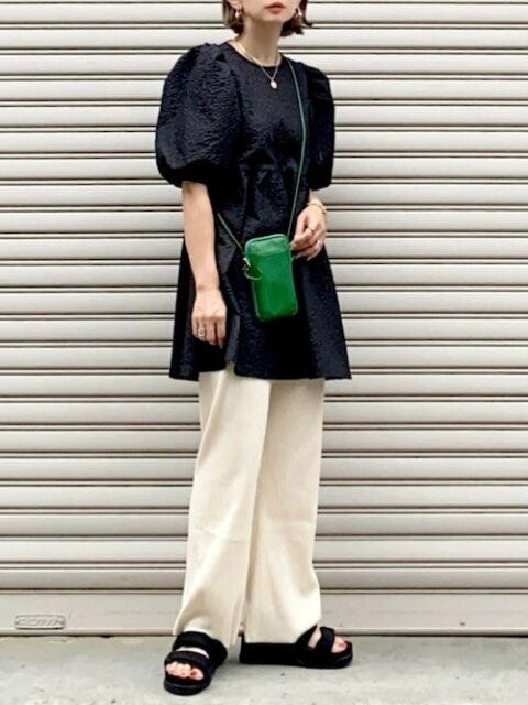 モノトーン　コーデ　夏