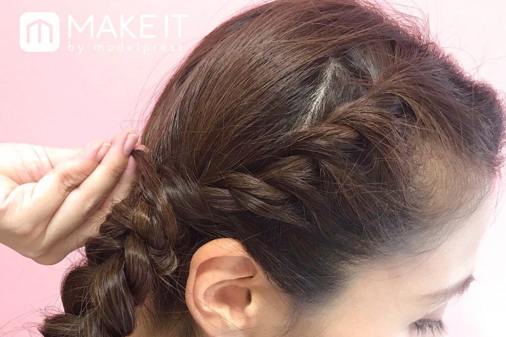 タイトな三つ編みヘアHow To (C)メイクイット