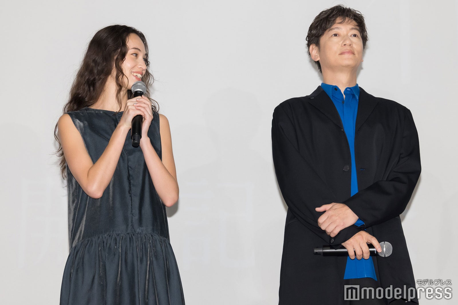 水原希子、井浦新（C）モデルプレス