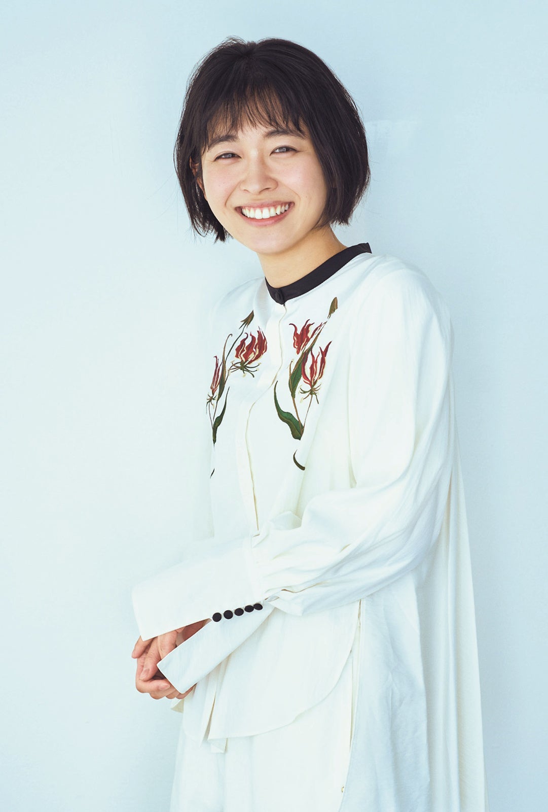 日向坂46河田陽菜、ベッドに寝そべった無防備な姿「blt graph